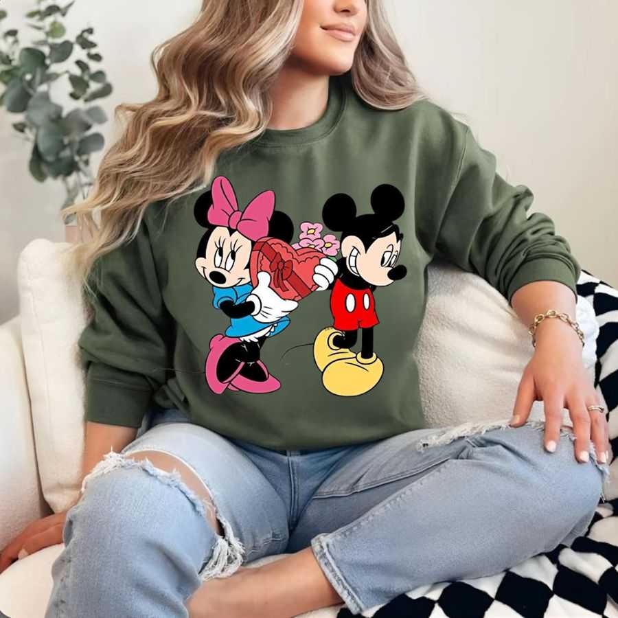 Disney Mickey & Minnie Mouse Giving Heart Sweatshirt